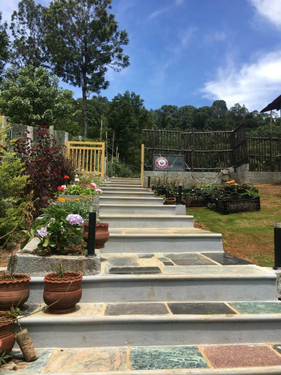 Silvertip Cafe & Homestay Kotagiri Exteriör bild